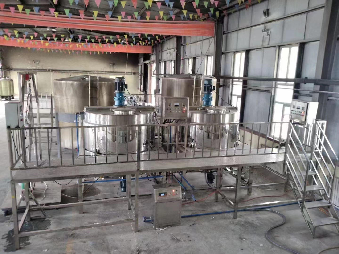 富达日化新疆用户液体产品生产线调试安装竣工